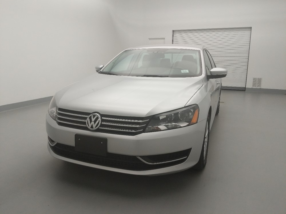 2015 Volkswagen Passat - Driver Front Hood