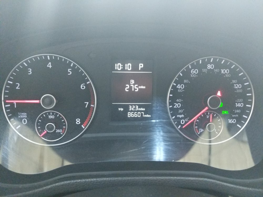 2015 Volkswagen Passat - Odometer Close Up