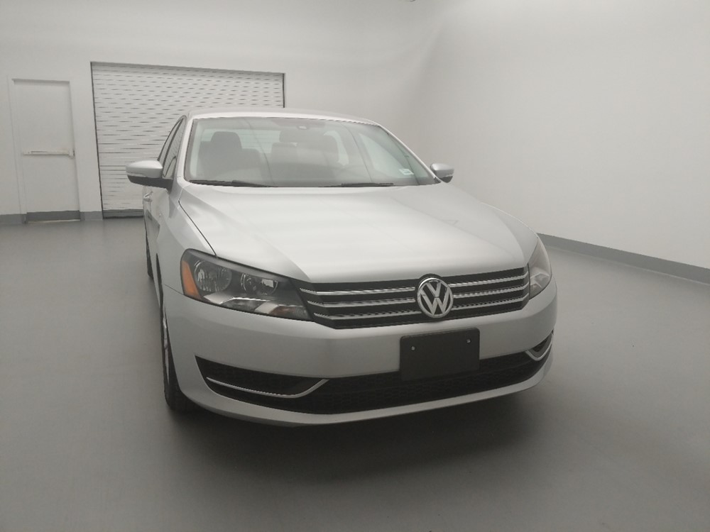 2015 Volkswagen Passat - Passenger Front Hood