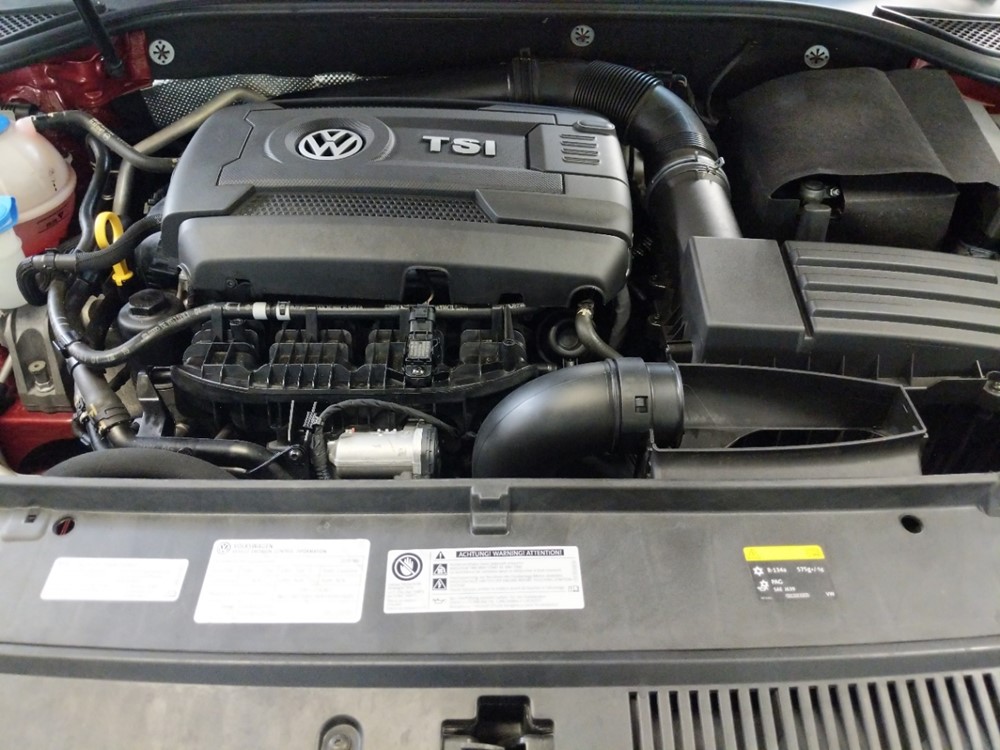2015 Volkswagen Passat - Engine