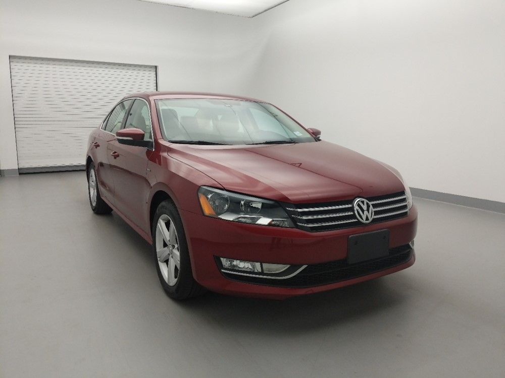 2015 Volkswagen Passat - Passenger Front Bumper