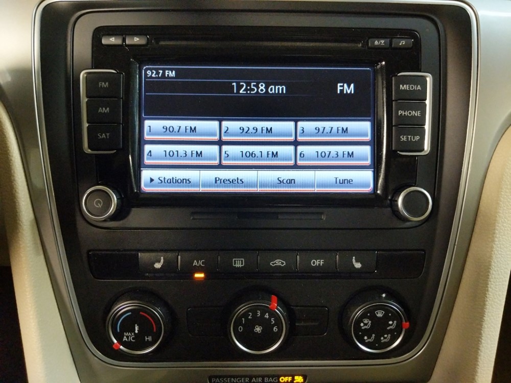 2015 Volkswagen Passat - Stereo Package