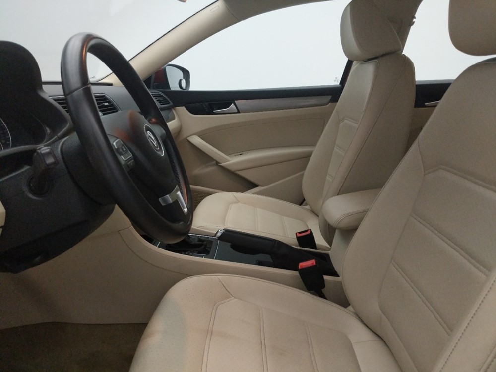 2015 Volkswagen Passat - Driver Front Seat