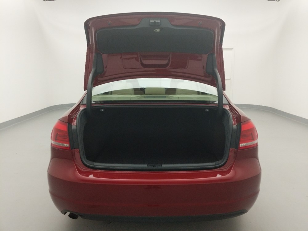 2015 Volkswagen Passat - Trunk