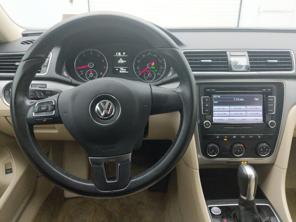 2015 Volkswagen Passat - Driver Dash