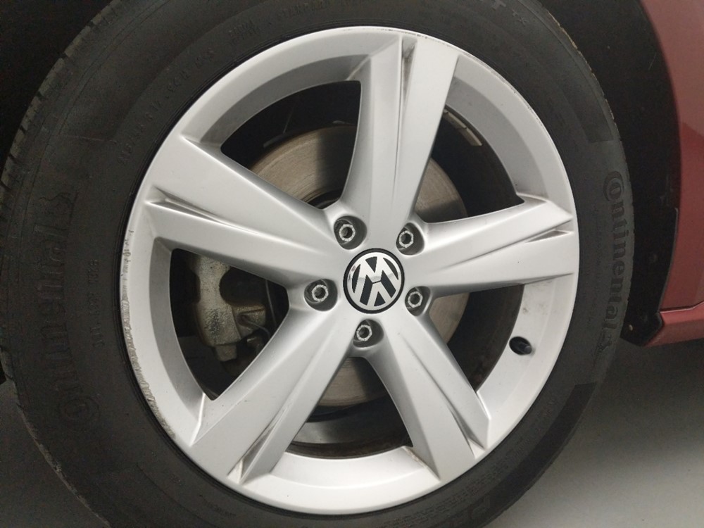 2015 Volkswagen Passat - Wheel