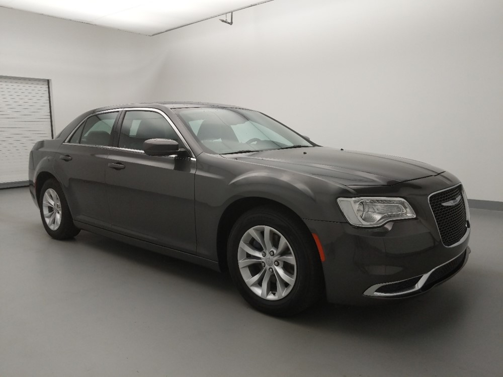 2016 Chrysler 300 - Passenger Front Side