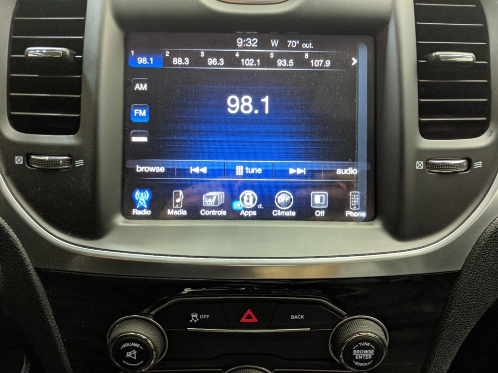 2016 Chrysler 300 - Stereo Package