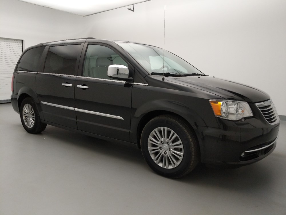2016 Chrysler Town and Country - Passenger Front Side