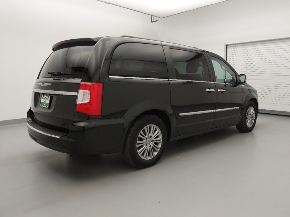 2016 Chrysler Town and Country - Passenger Rear Side