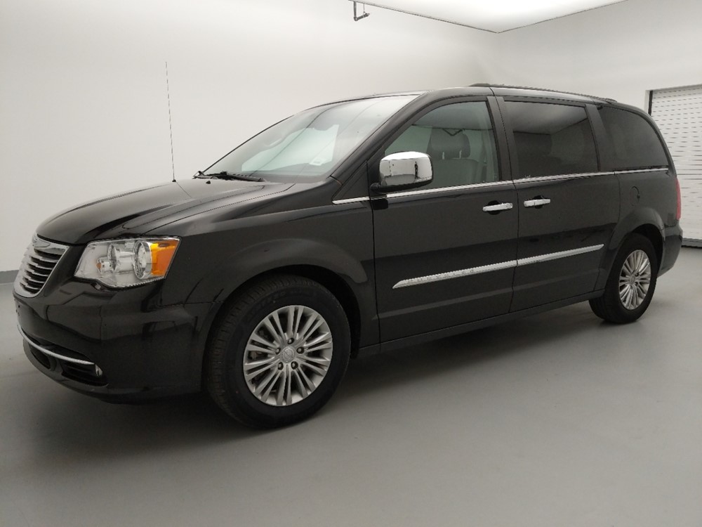 2016 Chrysler Town and Country - Driver Front Side