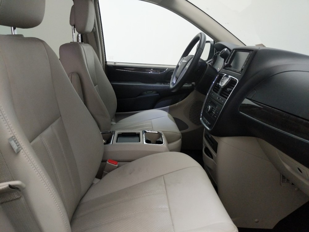 2016 Chrysler Town and Country - Passenger Front Seat