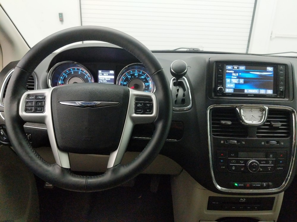 2016 Chrysler Town and Country - Driver Dash