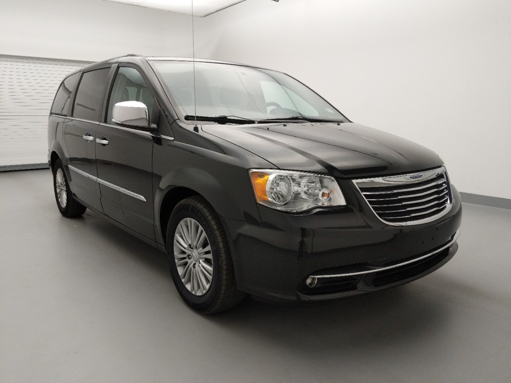 2016 Chrysler Town and Country - Passenger Front Bumper