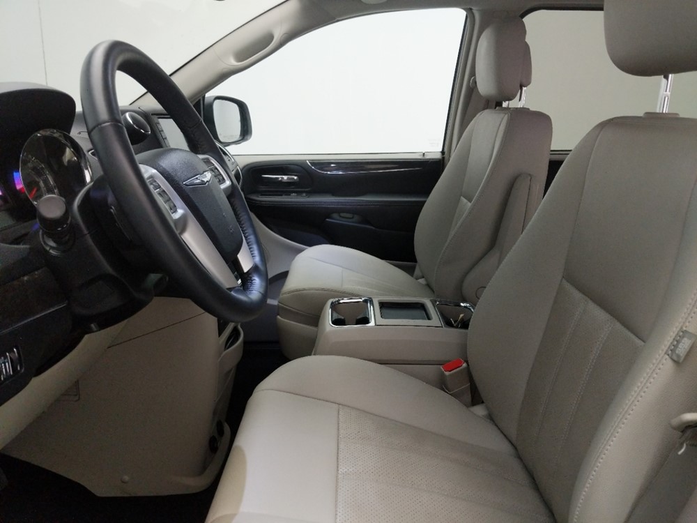 2016 Chrysler Town and Country - Driver Front Seat