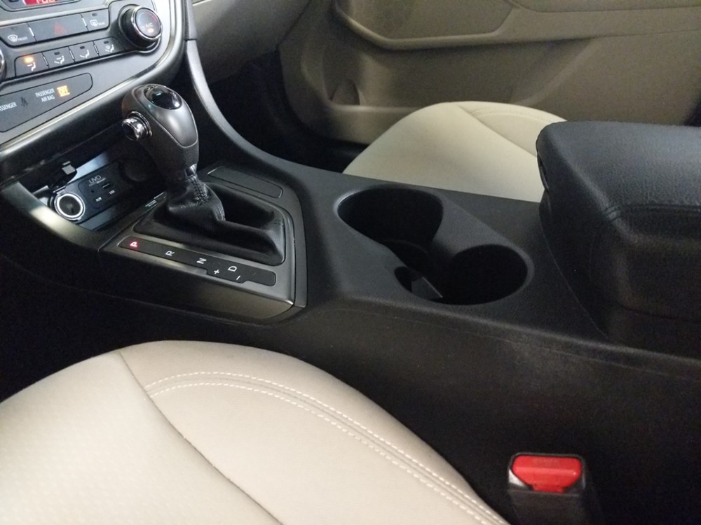 2013 Kia Optima - Center Console/Cup Holders