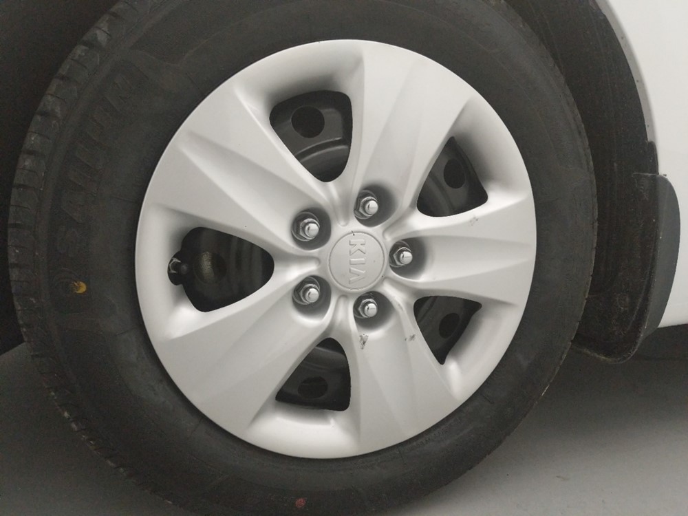 2017 Kia Forte - Wheel