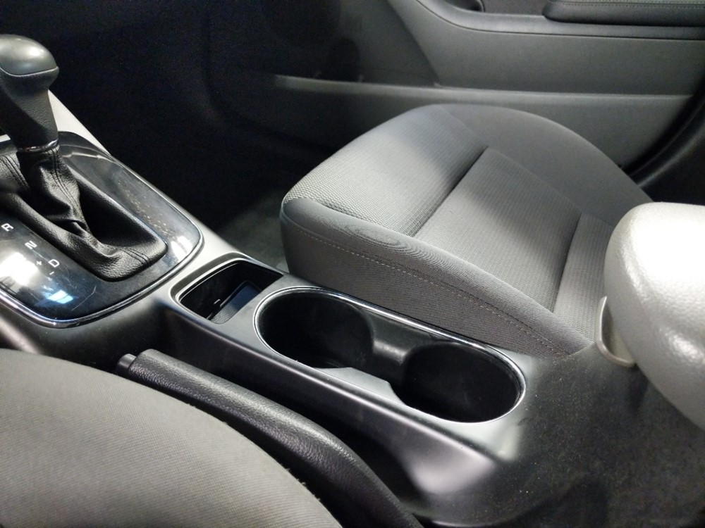 2017 Kia Forte - Center Console/Cup Holders