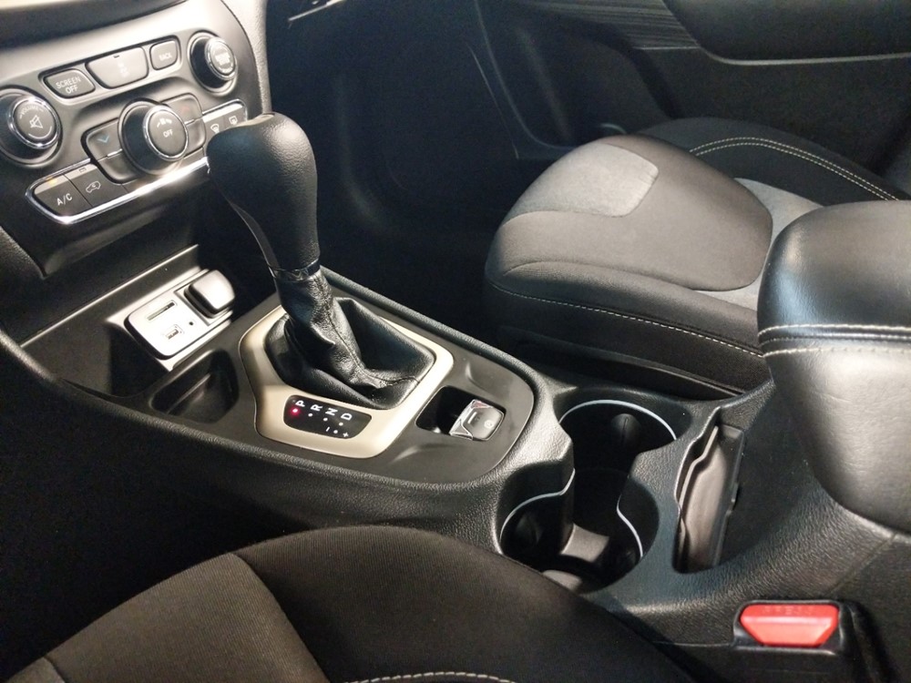2014 Jeep Cherokee - Center Console/Cup Holders