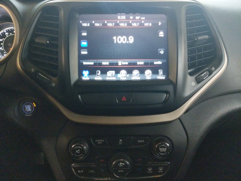 2016 Jeep Cherokee - Stereo Package