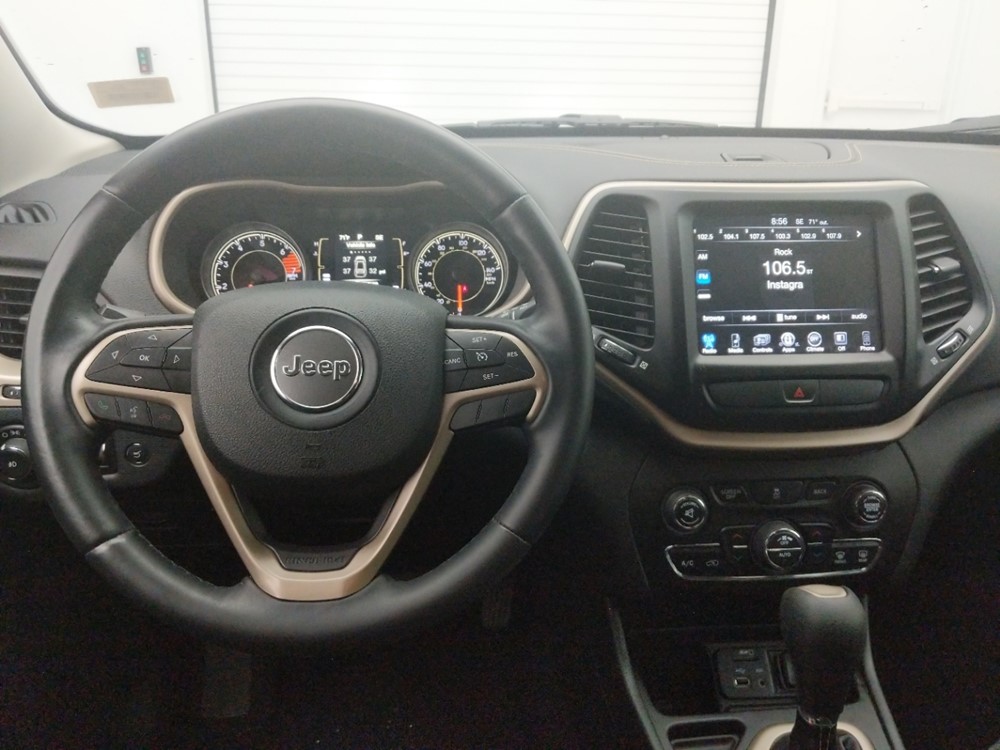 2016 Jeep Cherokee - Driver Dash