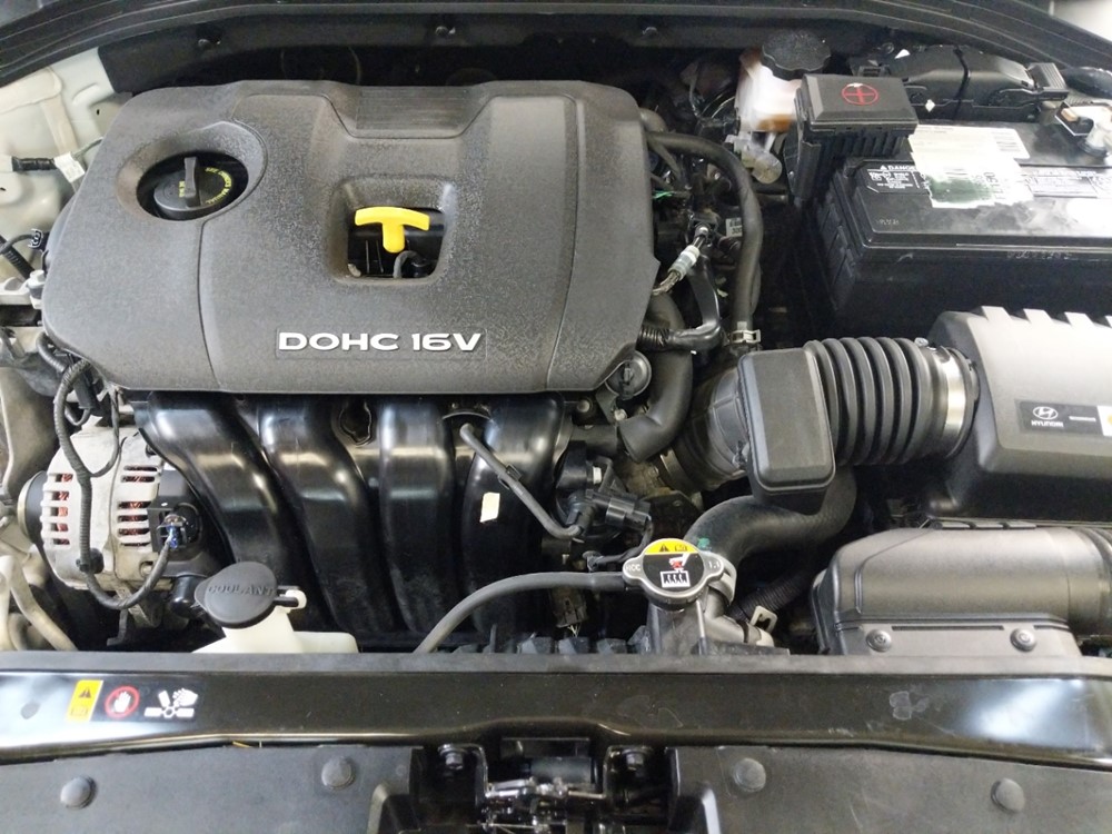 2017 Hyundai Elantra - Engine