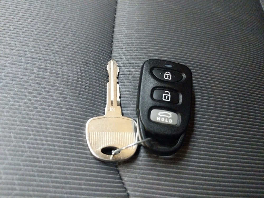 2017 Hyundai Elantra - Keys