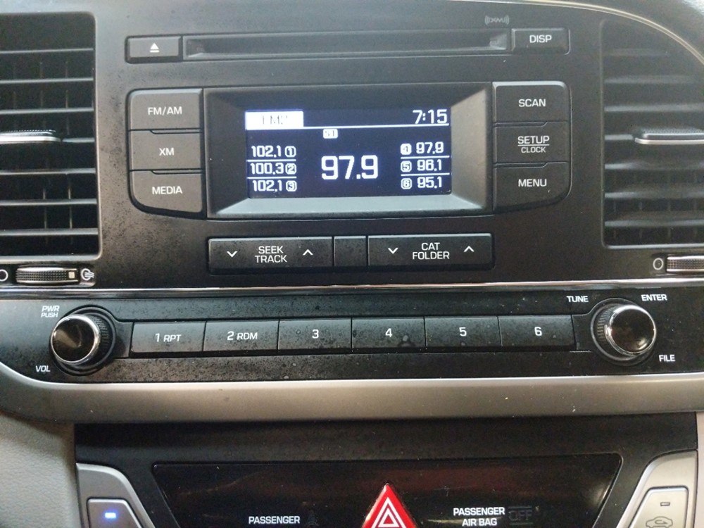 2017 Hyundai Elantra - Stereo Package
