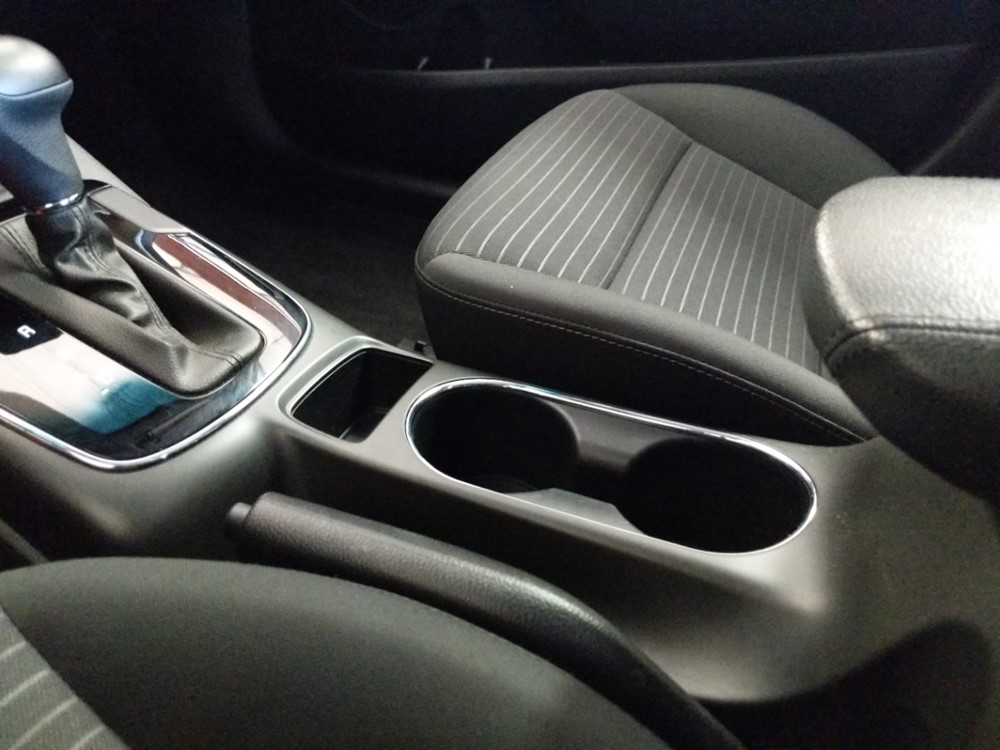 2018 Kia Forte - Center Console/Cup Holders