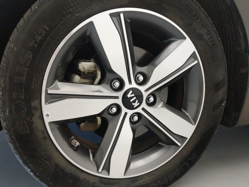 2018 Kia Forte - Wheel
