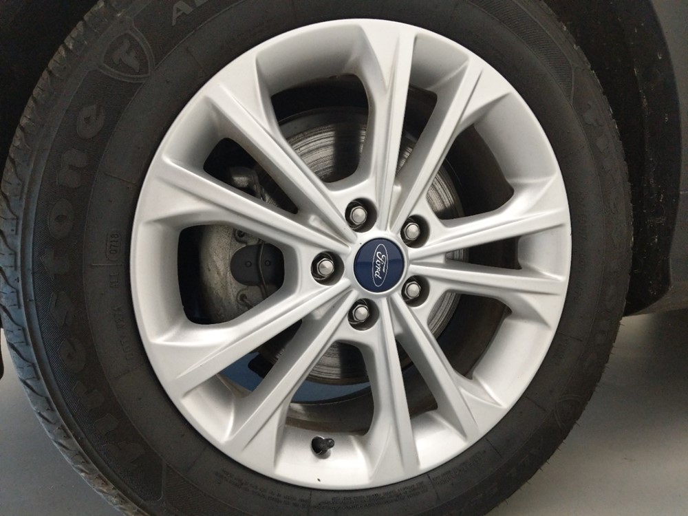 2017 Ford Escape - Wheel