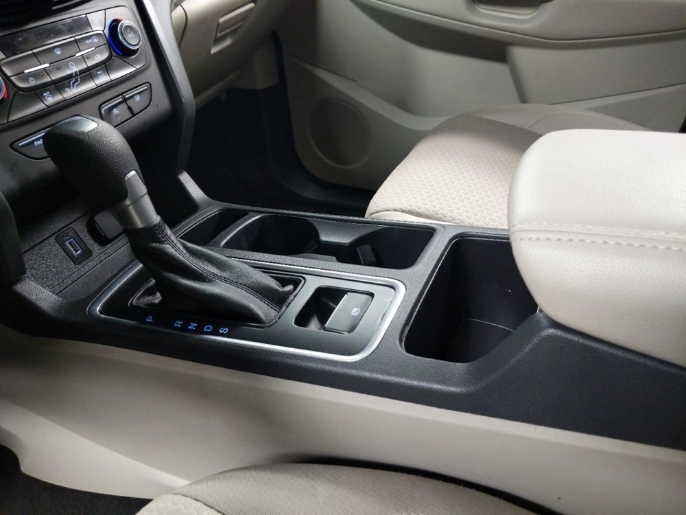 2017 Ford Escape - Center Console/Cup Holders