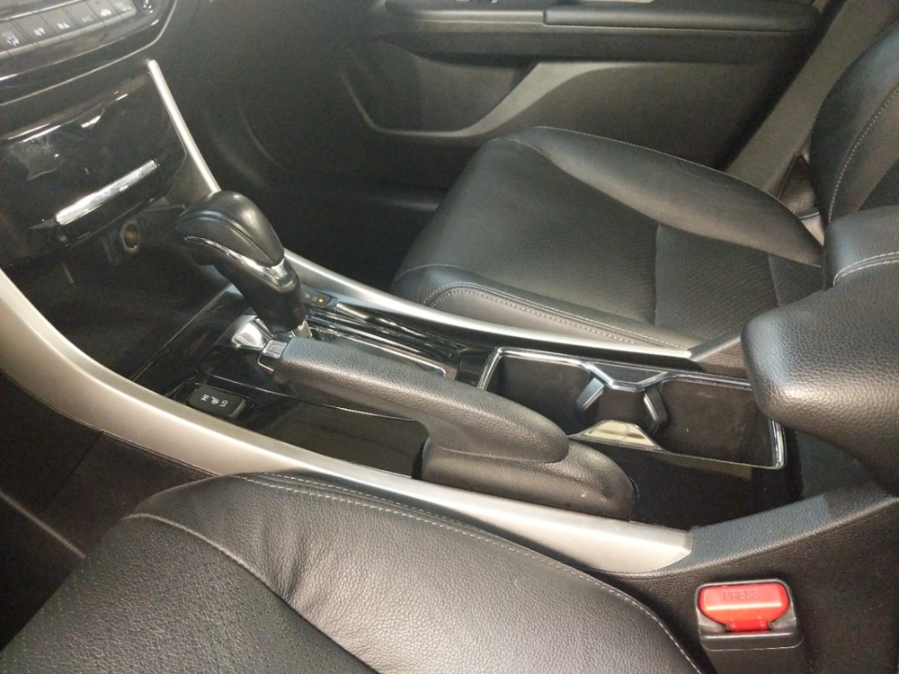 2016 Honda Accord - Center Console/Cup Holders