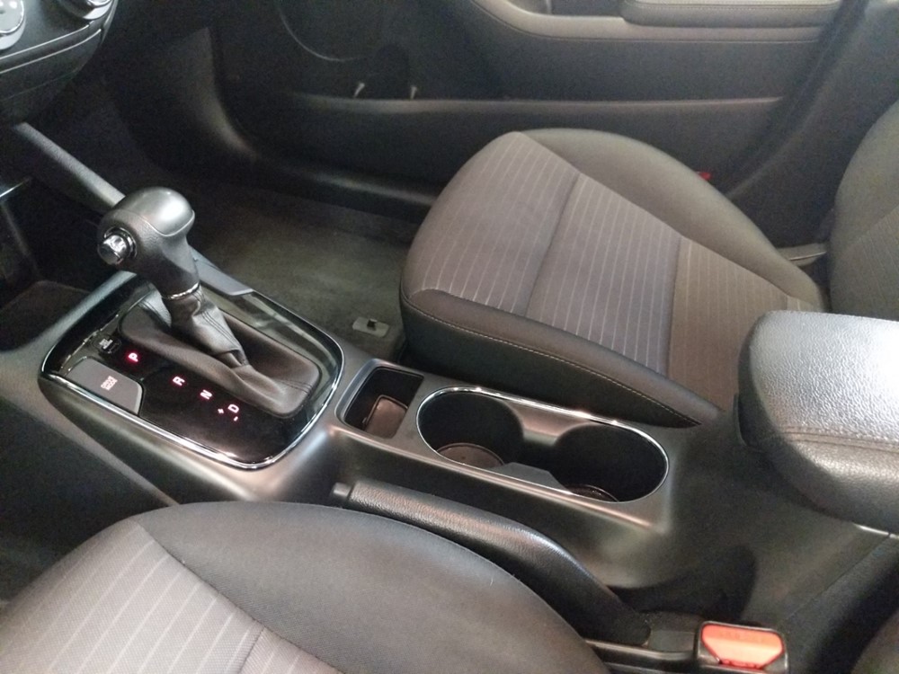 2018 Kia Forte - Center Console/Cup Holders