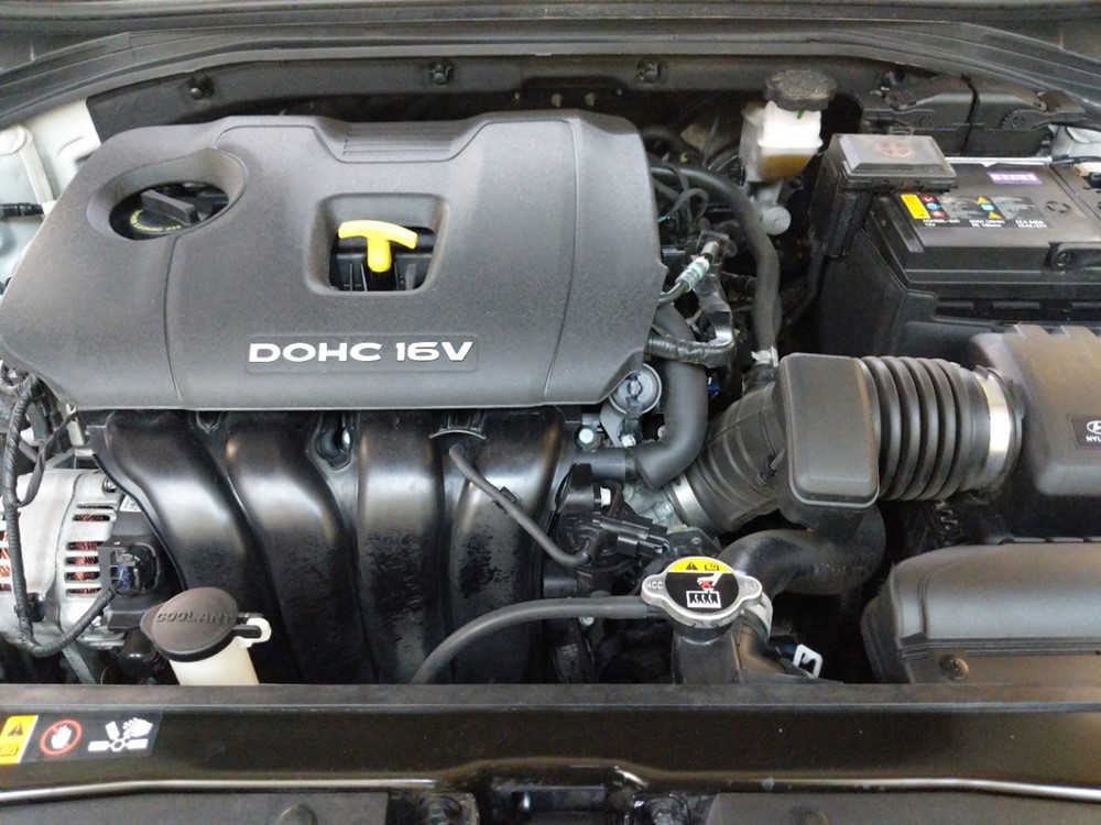 2018 Hyundai Elantra - Engine