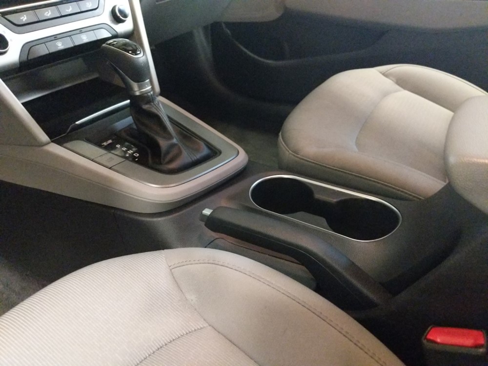 2018 Hyundai Elantra - Center Console/Cup Holders