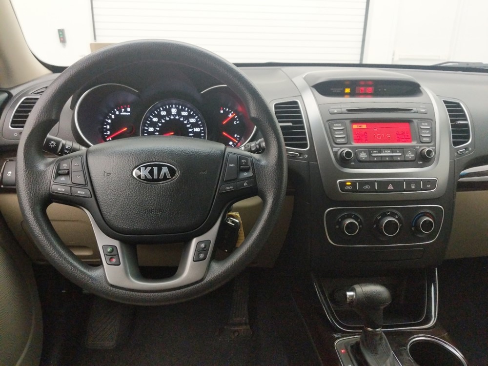 2015 Kia Sorento - Driver Dash