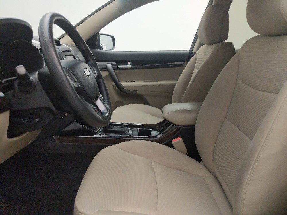 2015 Kia Sorento - Driver Front Seat