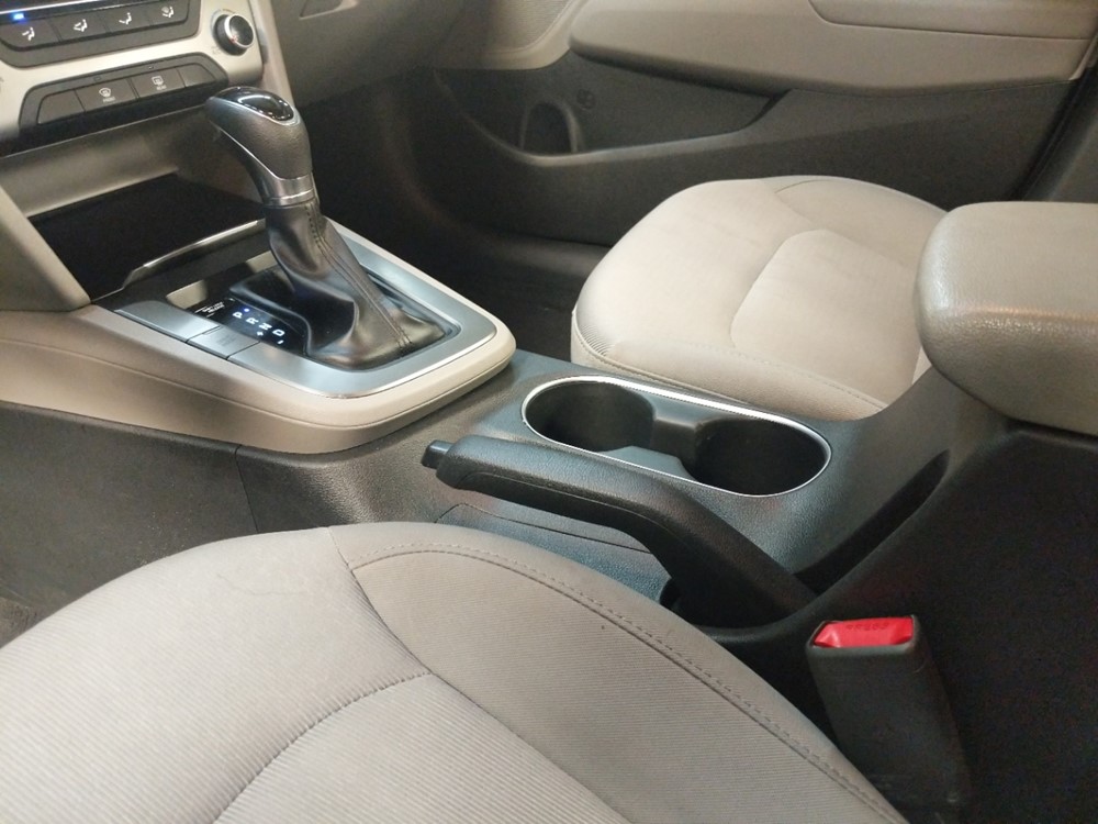 2017 Hyundai Elantra - Center Console/Cup Holders