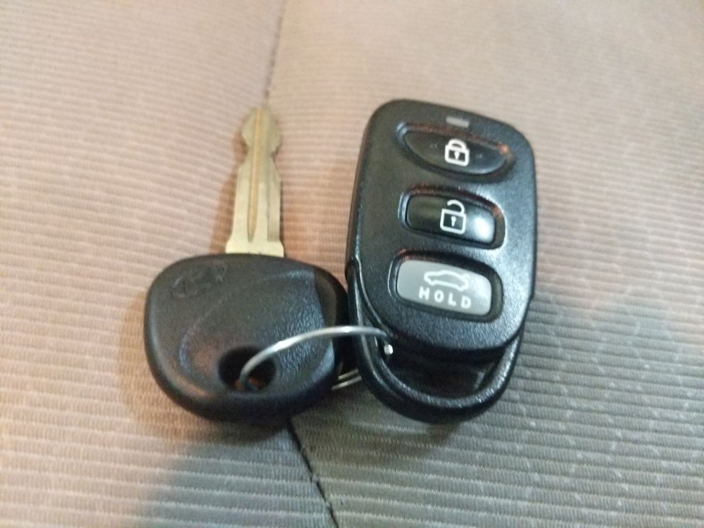 2017 Hyundai Elantra - Keys