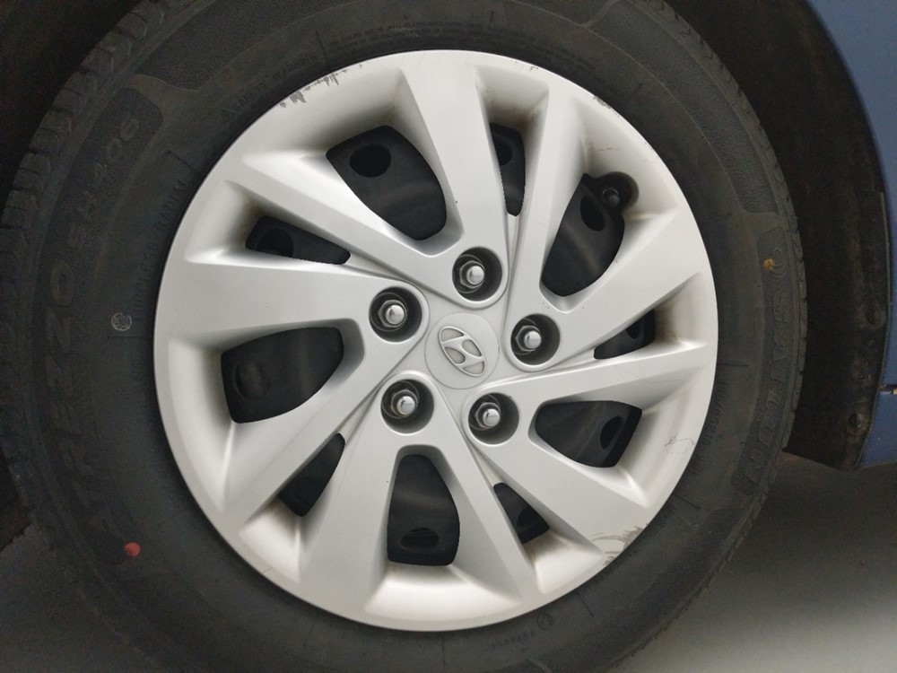 2017 Hyundai Elantra - Wheel