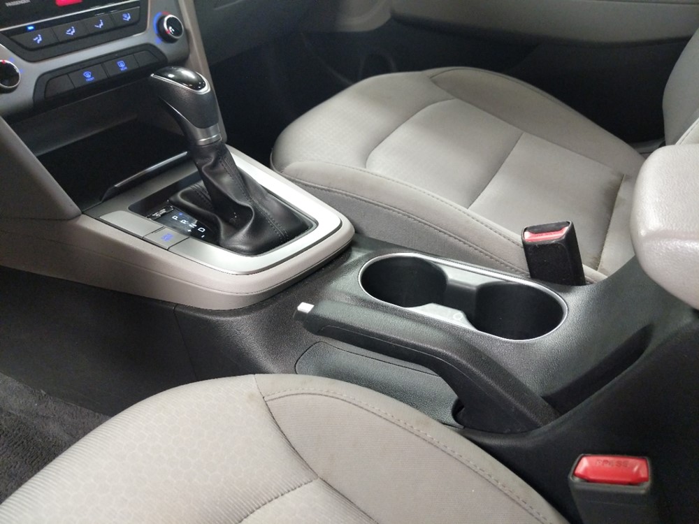 2018 Hyundai Elantra - Center Console/Cup Holders