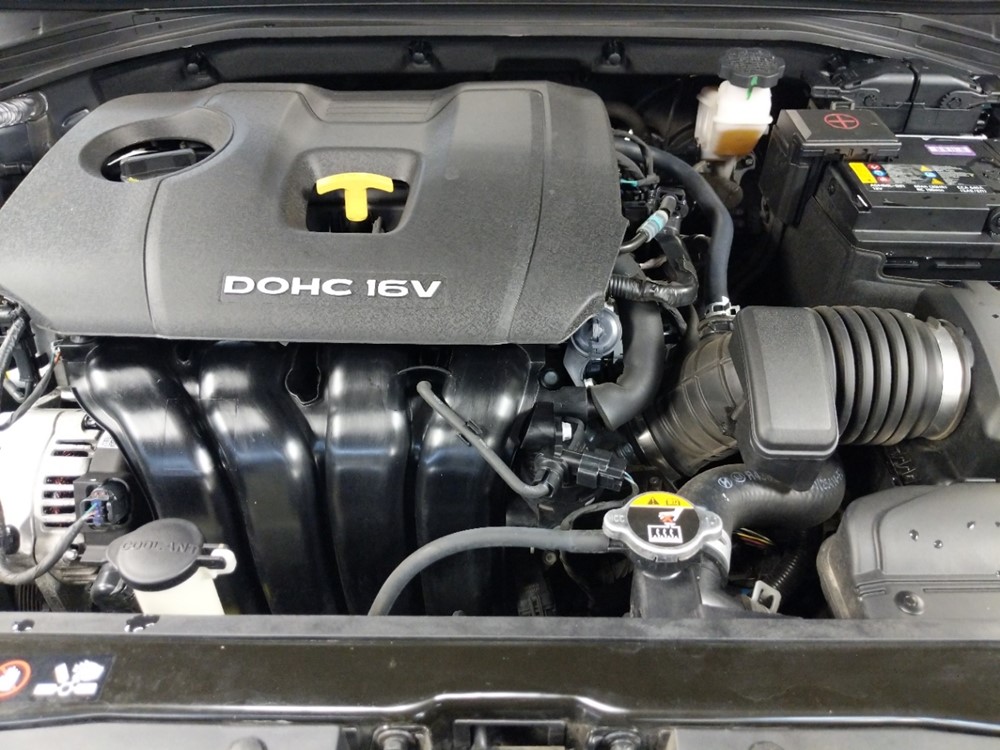 2018 Hyundai Elantra - Engine
