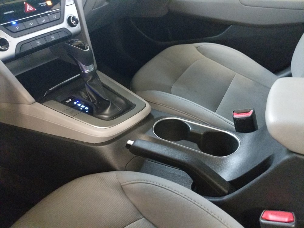 2018 Hyundai Elantra - Center Console/Cup Holders