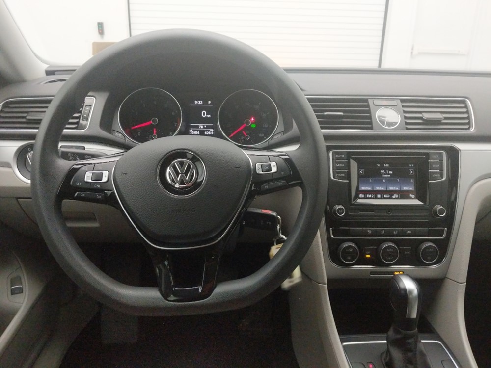 2016 Volkswagen Passat - Driver Dash