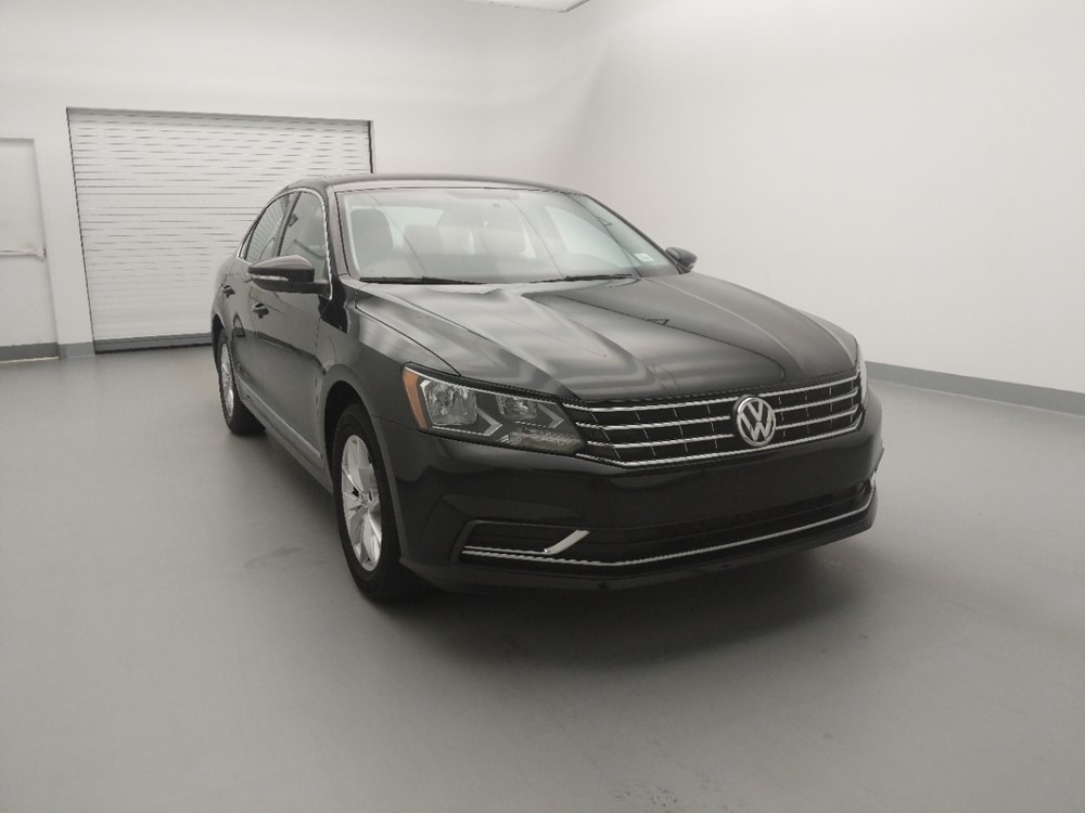 2016 Volkswagen Passat - Passenger Front Bumper