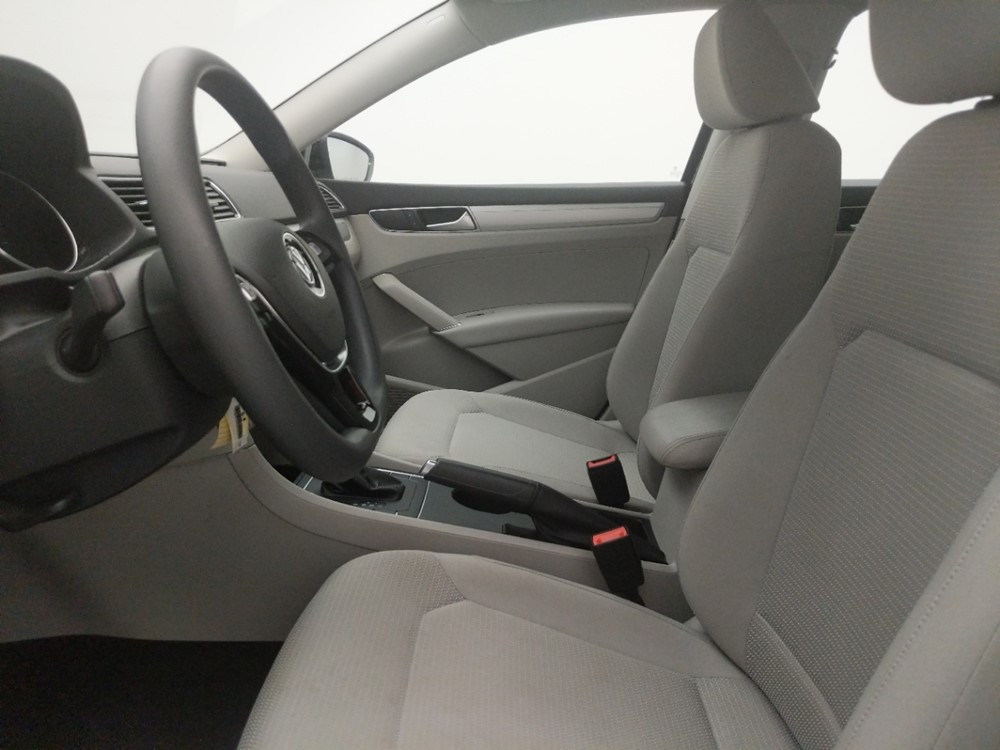 2016 Volkswagen Passat - Driver Front Seat