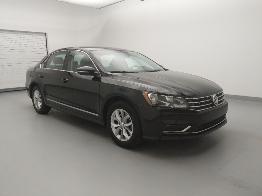 2016 Volkswagen Passat - Passenger Front Side