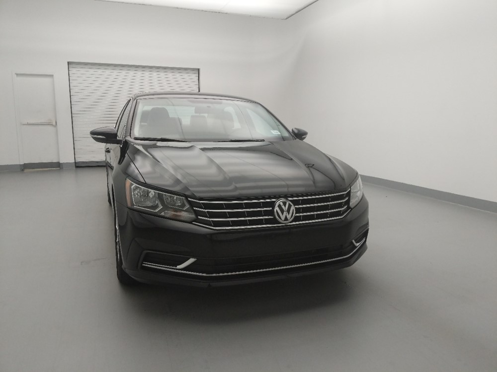 2016 Volkswagen Passat - Passenger Front Hood