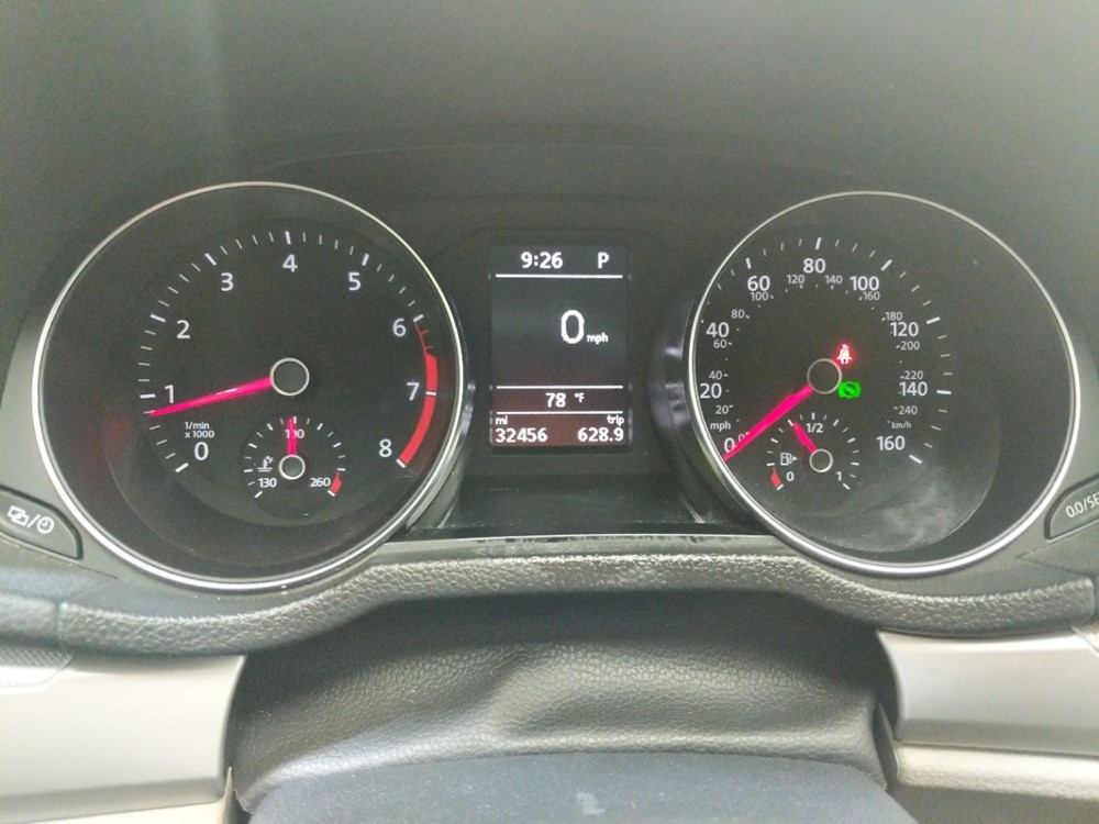 2016 Volkswagen Passat - Odometer Close Up